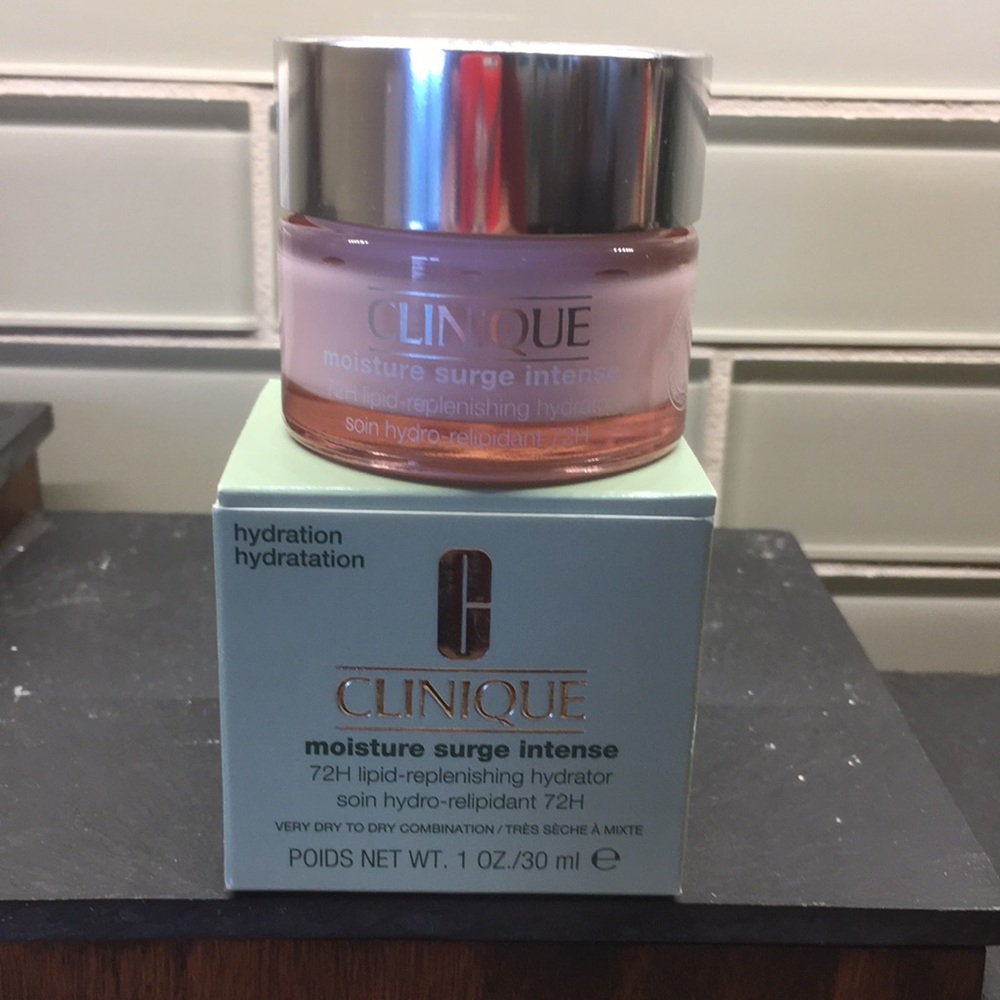 Clinique Moisture Surge Intense Hydrator